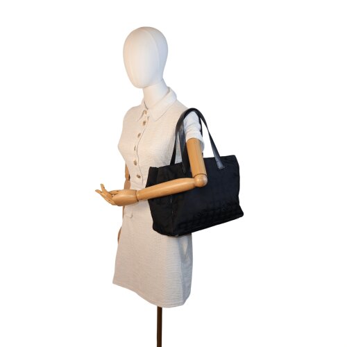 Chanel New Travel Line Tote Medium Carrier bags Chanel 2