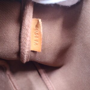 Louis Vuitton Pochette Accessoires Monogram Canvas Handtaschen Louis Vuitton 32