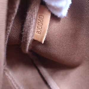 Louis Vuitton Pochette Accessoires Monogram Canvas Handtaschen Louis Vuitton 29