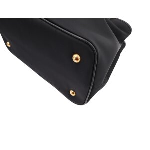 Prada Nylon Tasche mit Schulterriemen Handtaschen Prada 31