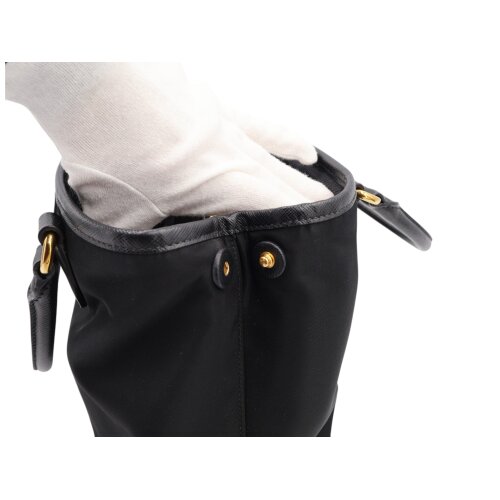 Prada Nylon Tasche mit Schulterriemen Handtaschen Prada 14